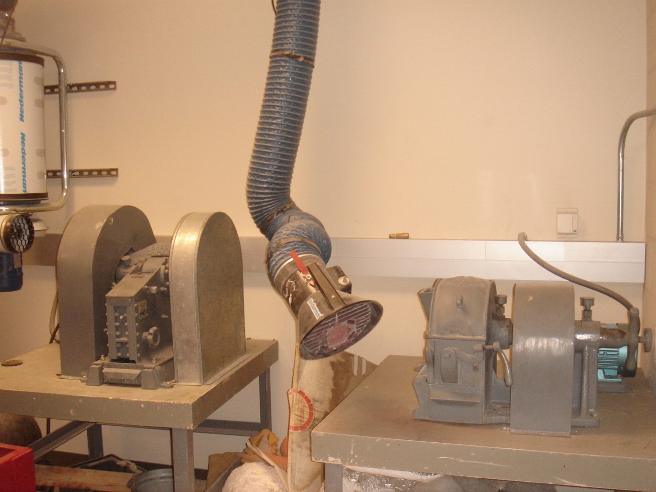 rock crushing equipment and dust handler in prep lab